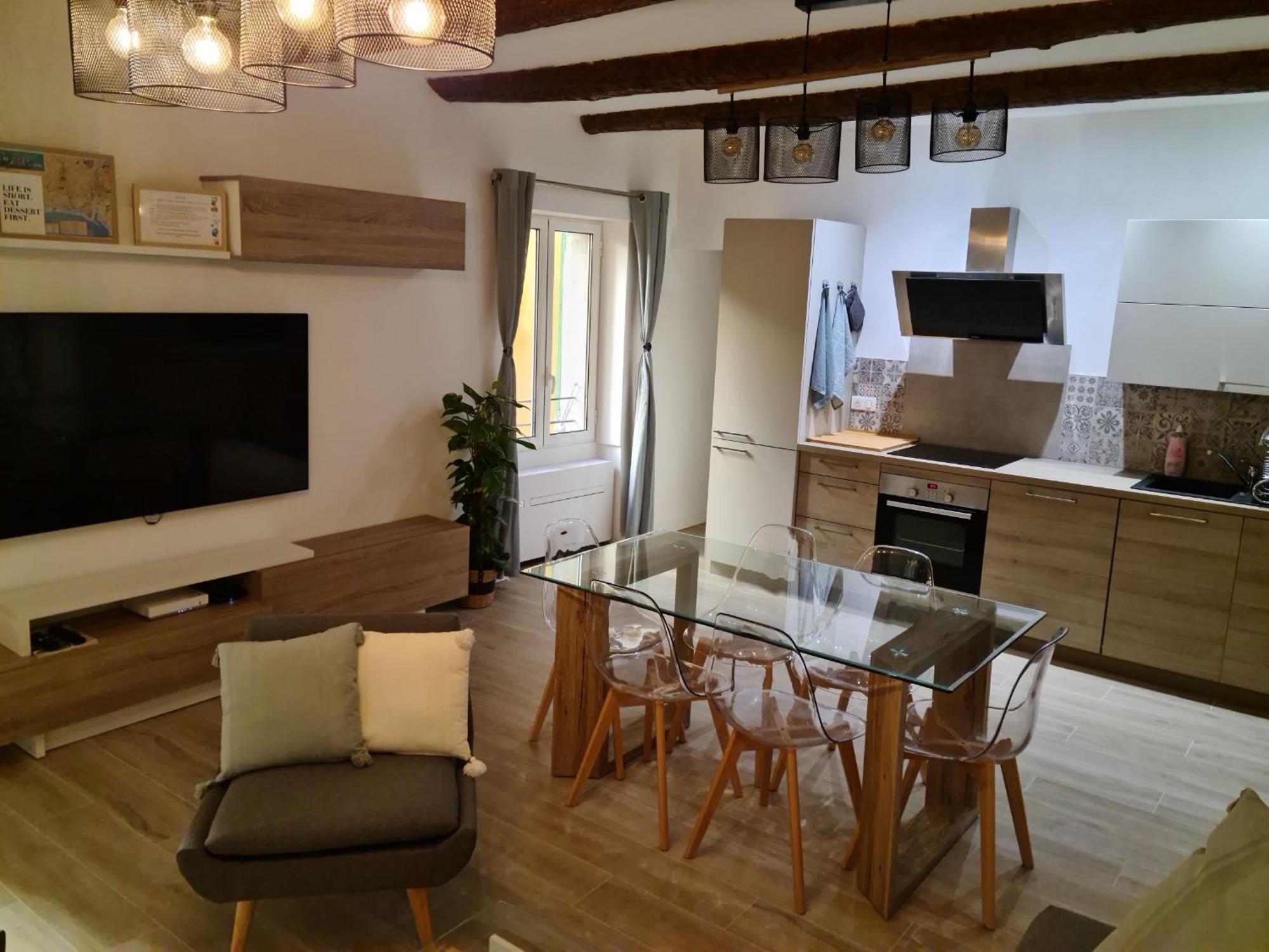 Beautiful Old Town Flat, Near The Beach Nice Luaran gambar